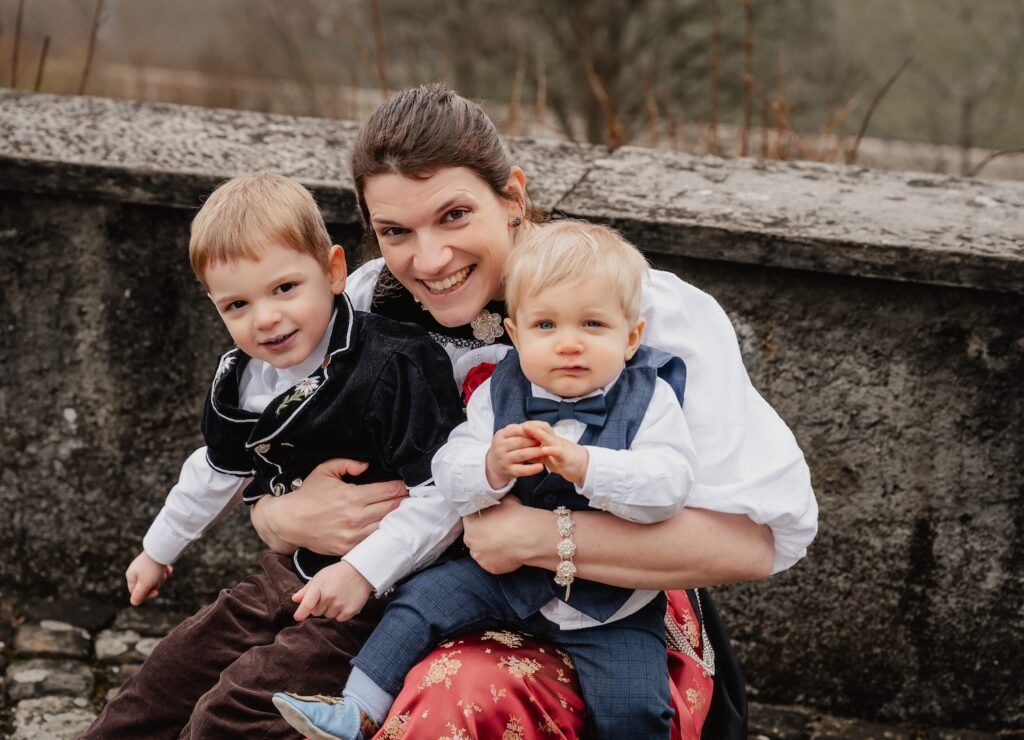 Claudia und Fritz mit Fam. Taufe 205